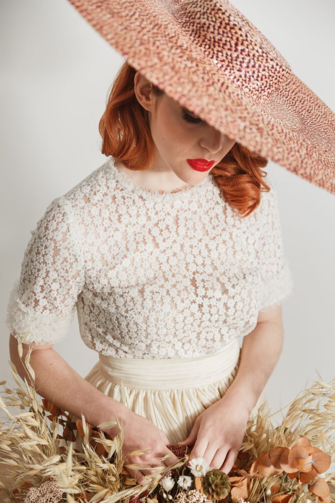top de flores y falda novia