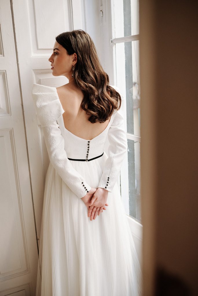  Detalles de vestido de novia en negro