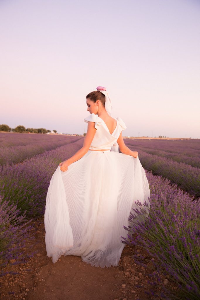 Falda plisada y top novia