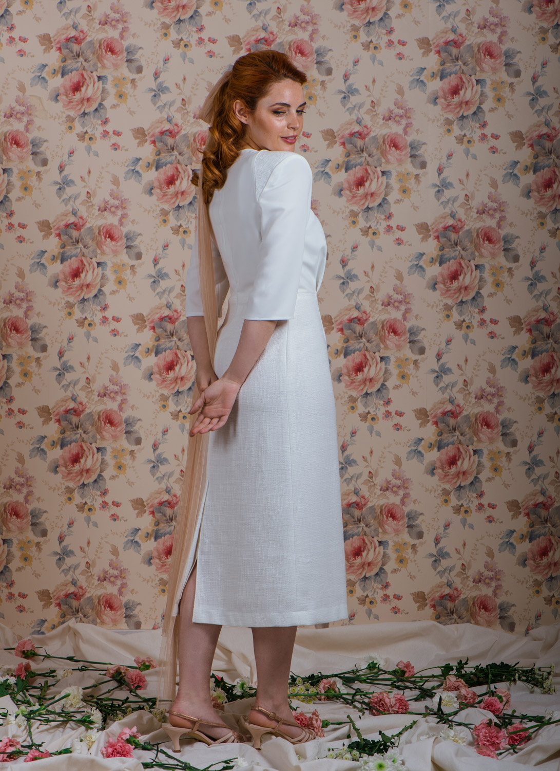 Vestido Midi novia con velo de color