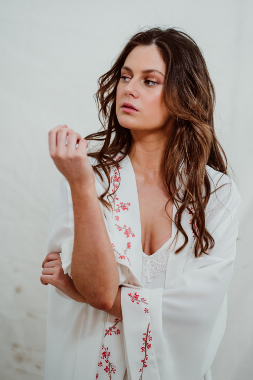 kimono bordado novia