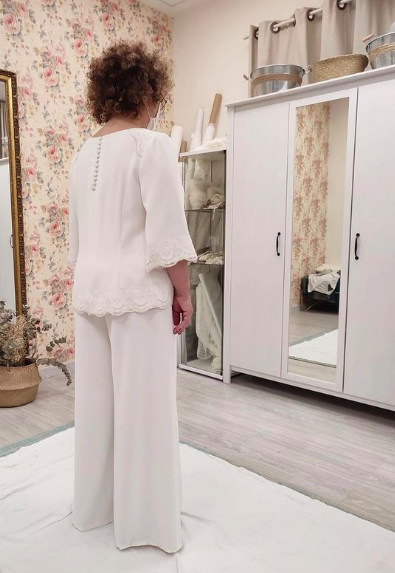 Pantalón y top novia
