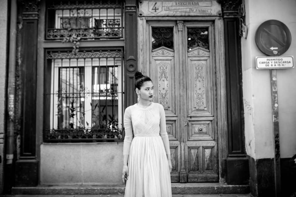 Vestido cuerpo drapeado novia