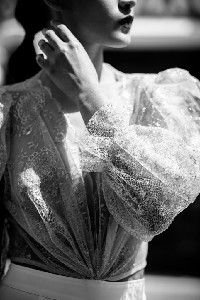 blusa transparente abullonada para novia