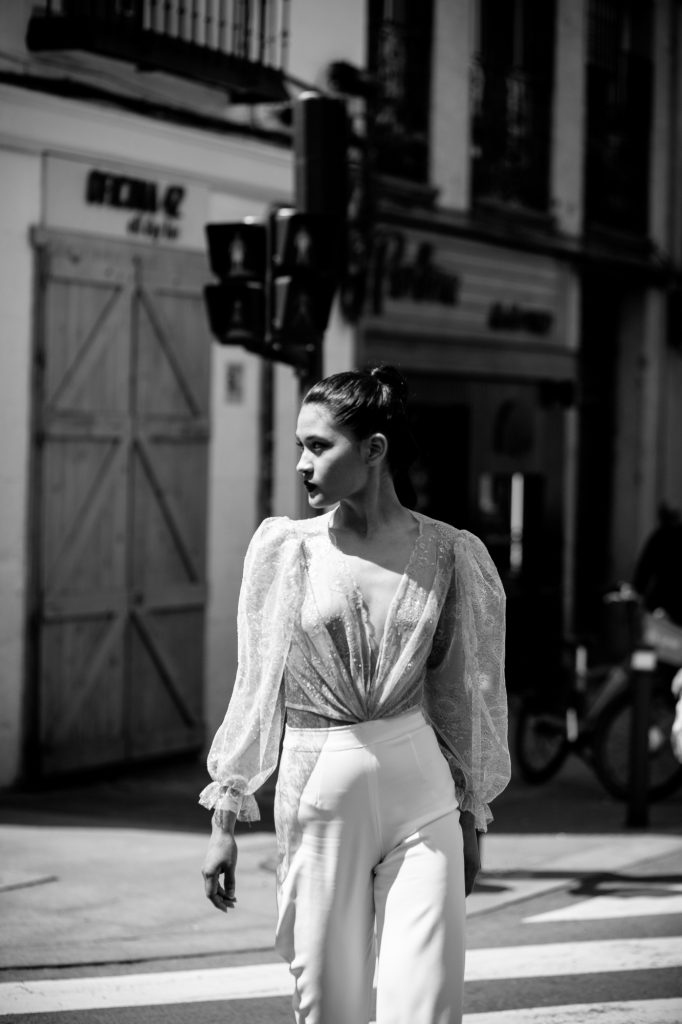 blusa y pantalón novia