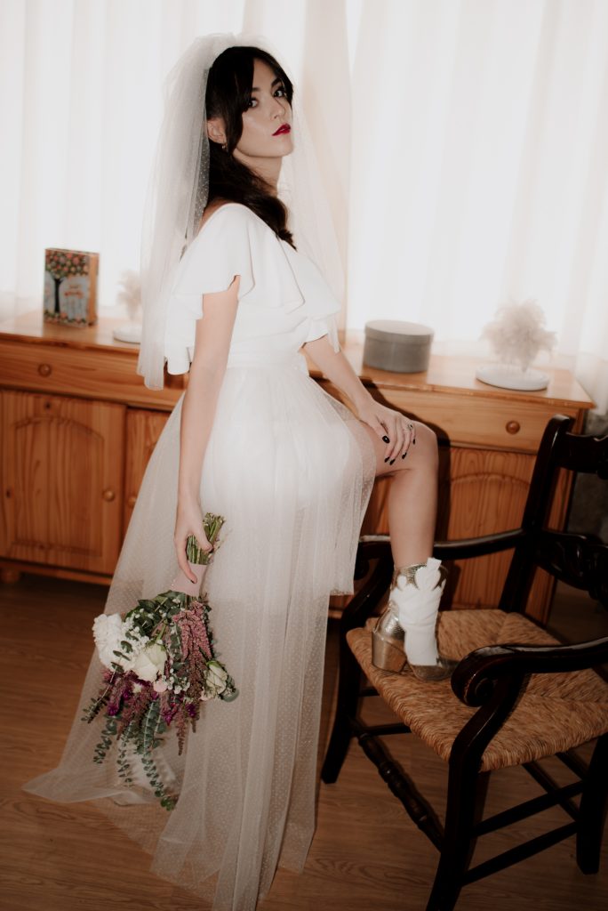 novia corto plumeti