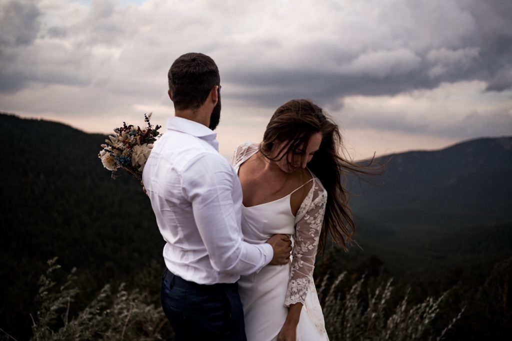 vestido de novia lencero con abrigo