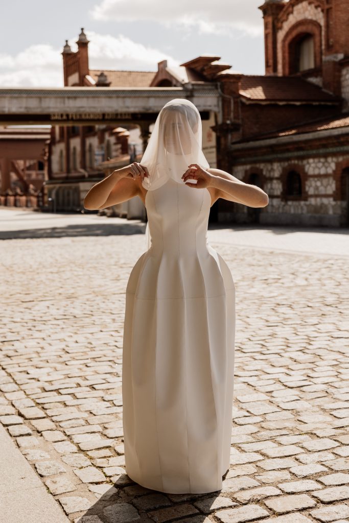 vestido halter efecto miriñaque