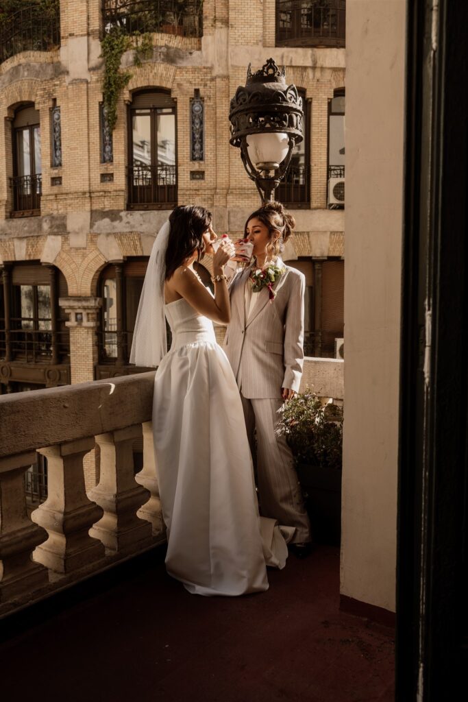 novias brindis