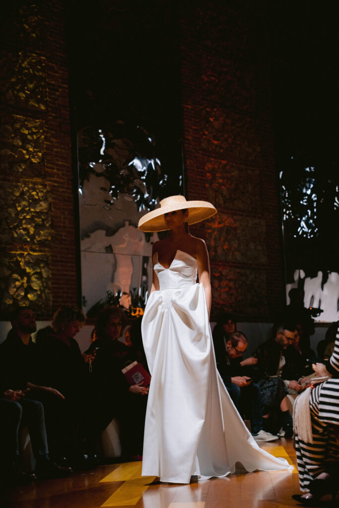 vestido con jaretas novia 